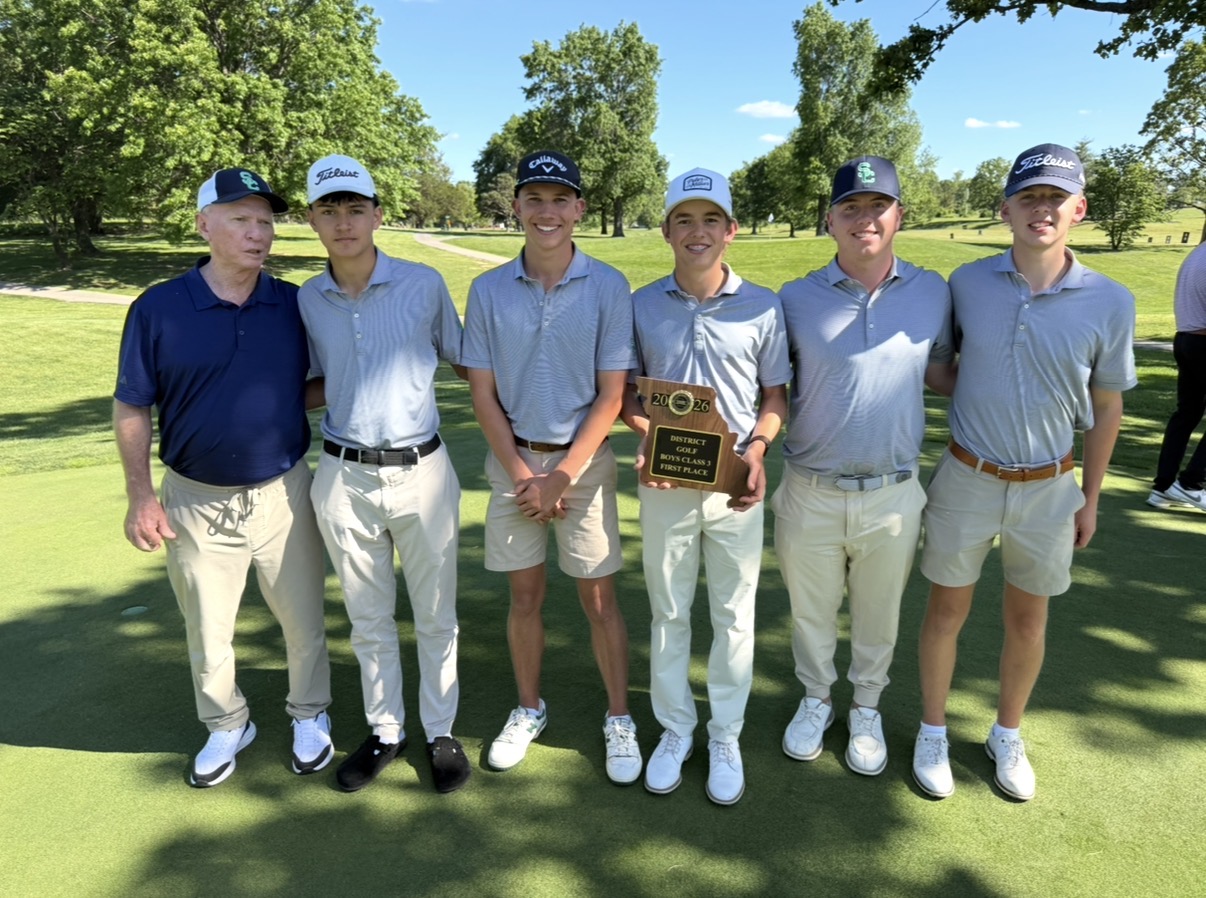 Boys Golf Earns District Championship